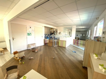 Photo 1 – location Entrepôts / activités	CAGNES SUR MER (06800)