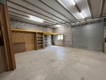 Photo 1 – location Entrepôts / activités	MONTAUROUX (83440)