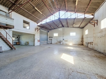 Photo 1 – location Entrepôts / activités	ROQUEBRUNE SUR ARGENS (83520)
