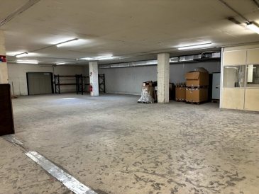 Photo 1 – location Entrepôts / activités	SAINT LAURENT DU VAR (06700)