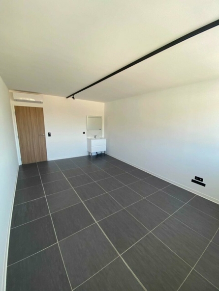 Photo 2 – location bureaux	BIOT (06410)