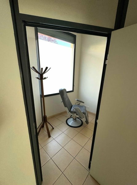 Photo 4 – location Locaux commerciaux	SAINT LAURENT DU VAR (06700)