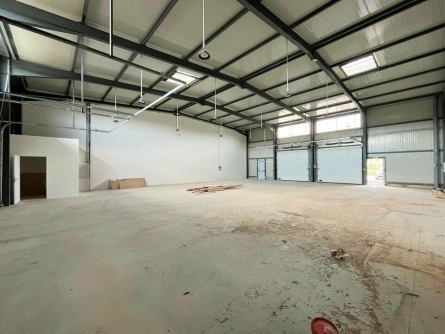 Photo 4 – vente Entrepôts / activités	LES ARCS (83460)