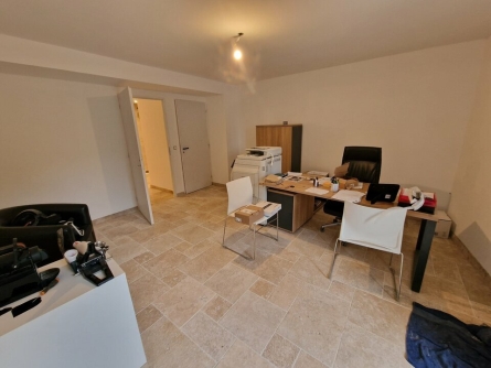Photo 1 – location bureaux	SAINT MARTIN DU VAR (06670)