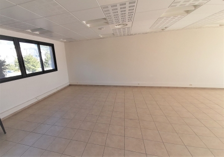 Photo 2 – location bureaux	MOUANS SARTOUX (06370)
