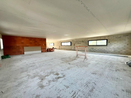 Photo 2 – location bureaux	TOURRETTES (83440)