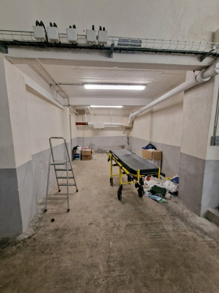 Photo 5 – location Entrepôts / activités	 (06100)