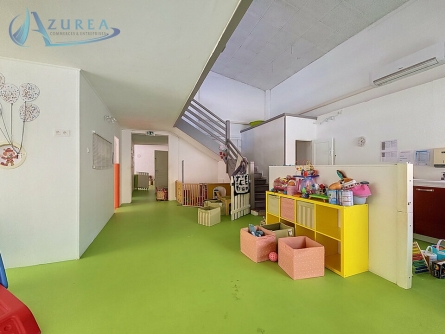 Photo 2 – location Locaux commerciaux	MONTAUROUX (83440)