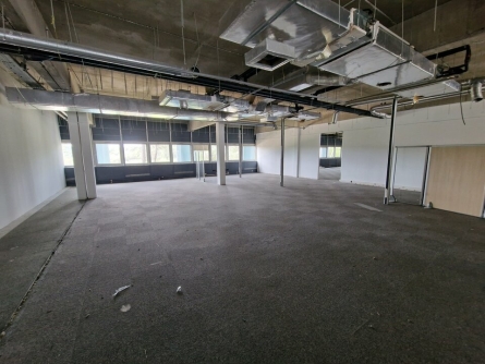 Photo 1 – location Entrepôts / activités	VALBONNE (06560)