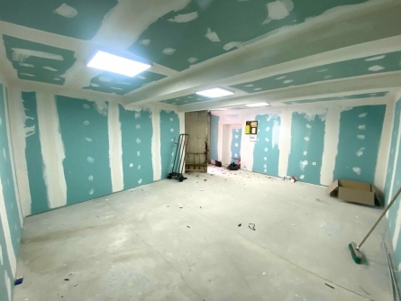 Photo 2 – location Entrepôts / activités	CANNES (06400)