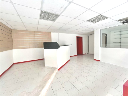 Photo 3 – location Locaux commerciaux	CANNES LA BOCCA (06150)