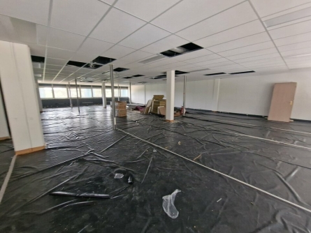 Photo 1 – location Entrepôts / activités	VALBONNE (06560)