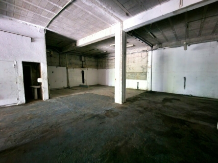 Photo 2 – location Entrepôts / activités	SAINT-JEANNET (06640)