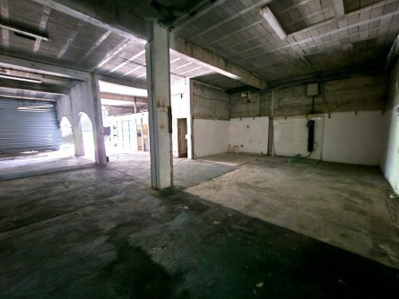 Photo 1 – location Entrepôts / activités	SAINT-JEANNET (06640)