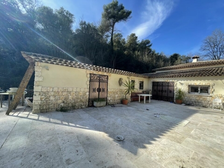 Photo 1 – location Entrepôts / activités	SAINT PAUL DE VENCE (06570)