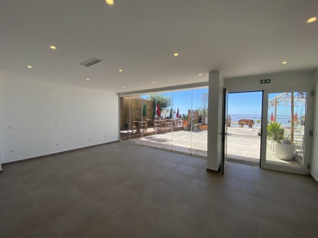 Photo 2 – location Locaux commerciaux	SAINT LAURENT DU VAR (06700)