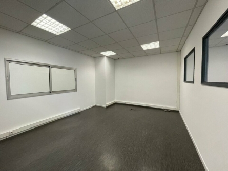 Photo 4 – vente Entrepôts / activités	ANTIBES (06600)