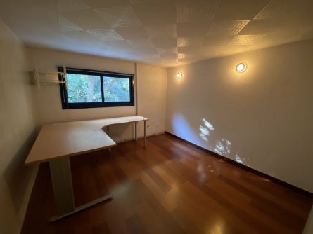 Photo 10 – location Entrepôts / activités	VALLAURIS (06220)