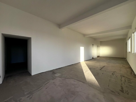 Photo 2 – location Entrepôts / activités	NICE (06200)