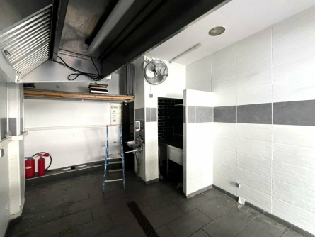 Photo 1 – location Locaux commerciaux	JUAN LES PINS (06160)