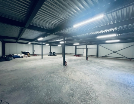 Photo 2 – location Entrepôts / activités	MOUGINS (06250)