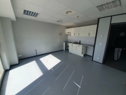 Photo 4 – location bureaux	SAINT LAURENT DU VAR (06700)
