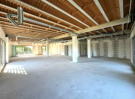 Photo 1 – location Locaux commerciaux	LORGUES (83510)