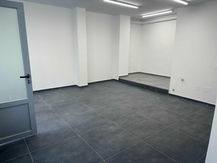 Photo 1 – location Locaux commerciaux	BEAUSOLEIL (06240)