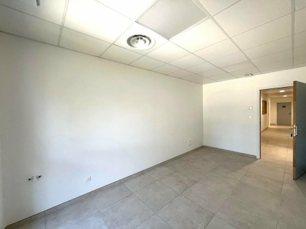 Photo 1 – location bureaux	LORGUES (83510)