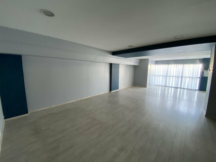Photo 2 – location Locaux commerciaux	CAGNES SUR MER (06800)