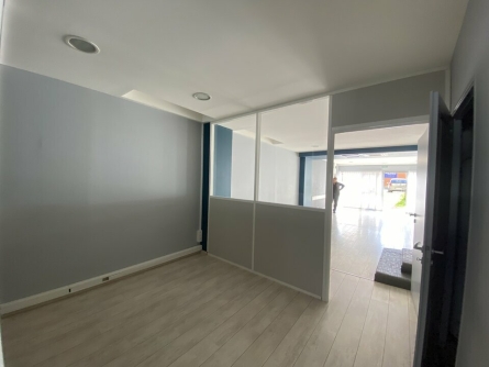 Photo 4 – location Locaux commerciaux	CAGNES SUR MER (06800)