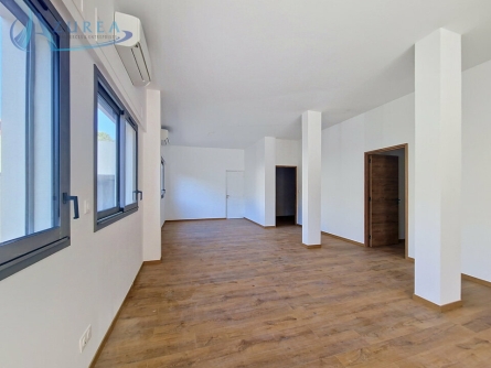 Photo 2 – location Entrepôts / activités	VENCE (06140)