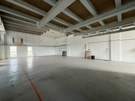 Photo 4 – location Entrepôts / activités	SAINT LAURENT DU VAR (06700)