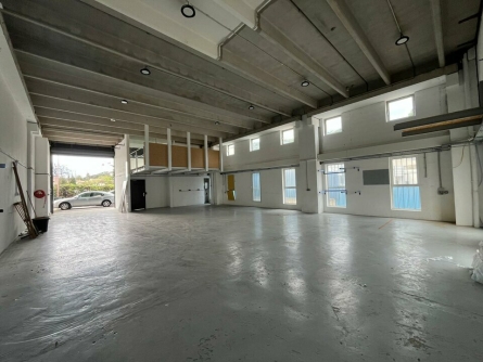 Photo 1 – location Entrepôts / activités	SAINT LAURENT DU VAR (06700)