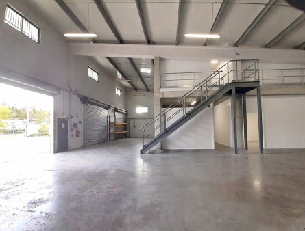 Photo 2 – location Entrepôts / activités	MOUGINS (06250)