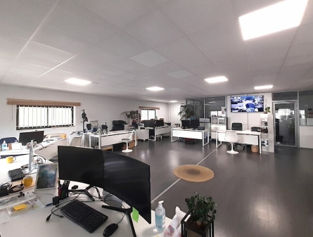 Photo 5 – location Entrepôts / activités	MOUGINS (06250)