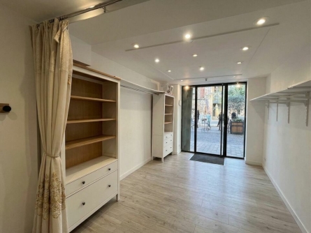 Photo 1 – location Locaux commerciaux	FREJUS (83600)