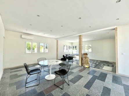 Photo 2 – location Entrepôts / activités	LE MUY (83490)