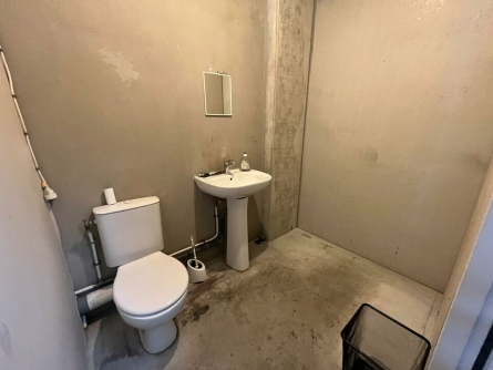 Photo 4 – location Entrepôts / activités	LE MUY (83490)