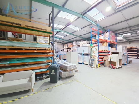 Photo 4 – location Entrepôts / activités	SAINT-JEANNET (06640)