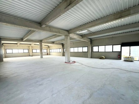 Photo 3 – location Entrepôts / activités	TOURRETTES (83440)