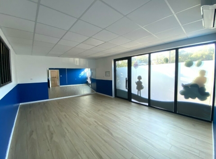 Photo 1 – location Locaux commerciaux	ROQUEFORT LES PINS (06330)