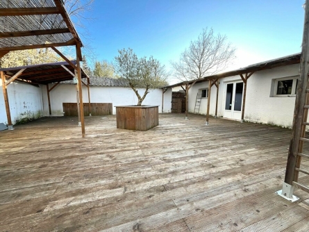 Photo 1 – location Locaux commerciaux	VALBONNE (06560)