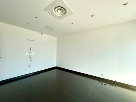 Photo 4 – location Locaux commerciaux	CAGNES SUR MER (06800)