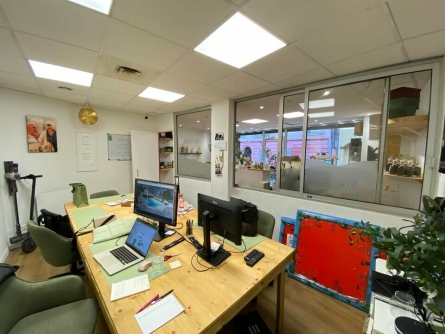 Photo 6 – location Locaux commerciaux	SAINT LAURENT DU VAR (06700)