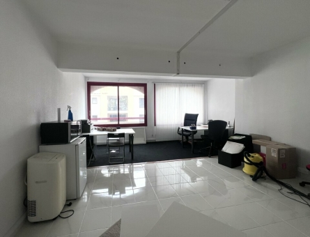 Photo 4 – location bureaux	SAINT-LAURENT-DU-VAR (06700)
