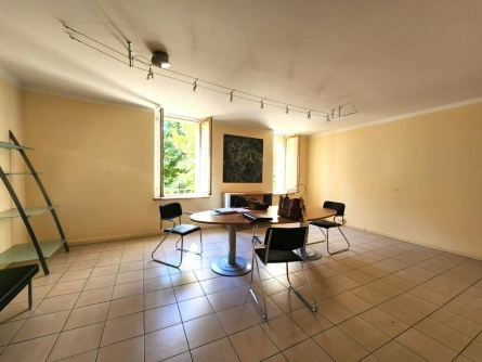 Photo 1 – location bureaux	FAYENCE (83440)
