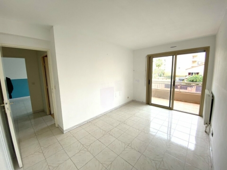 Photo 3 – vente bureaux	SAINT LAURENT DU VAR (06700)