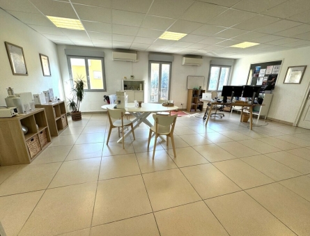 Photo 1 – location bureaux	GRASSE (06130)