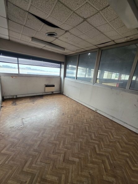 Photo 8 – location Entrepôts / activités	ANTIBES (06600)